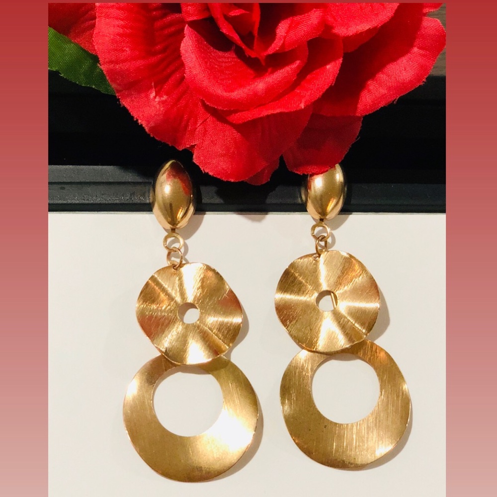 ✨ Gisele Earrings in Gold ✨